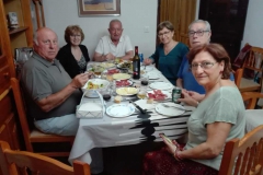COMIENDO-EN-CASA-CON-AMIGOS-1