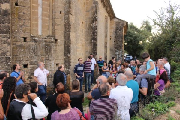 Concierto de Beltzaren y bertsolaris en la iglesia de Etxano . Presentación “El crepúsculo de las mariposas” de  Teresa Palomino Palomino